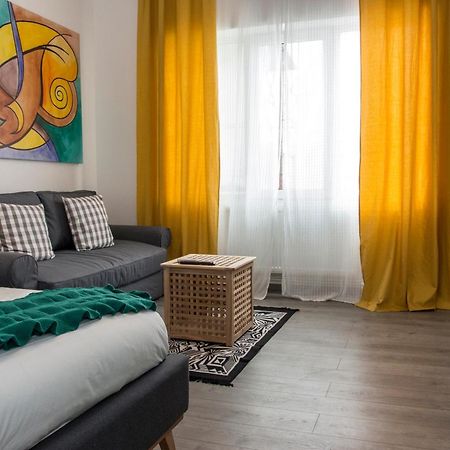 Old Town Premium Apartment By Mrg Bukarest Exteriör bild