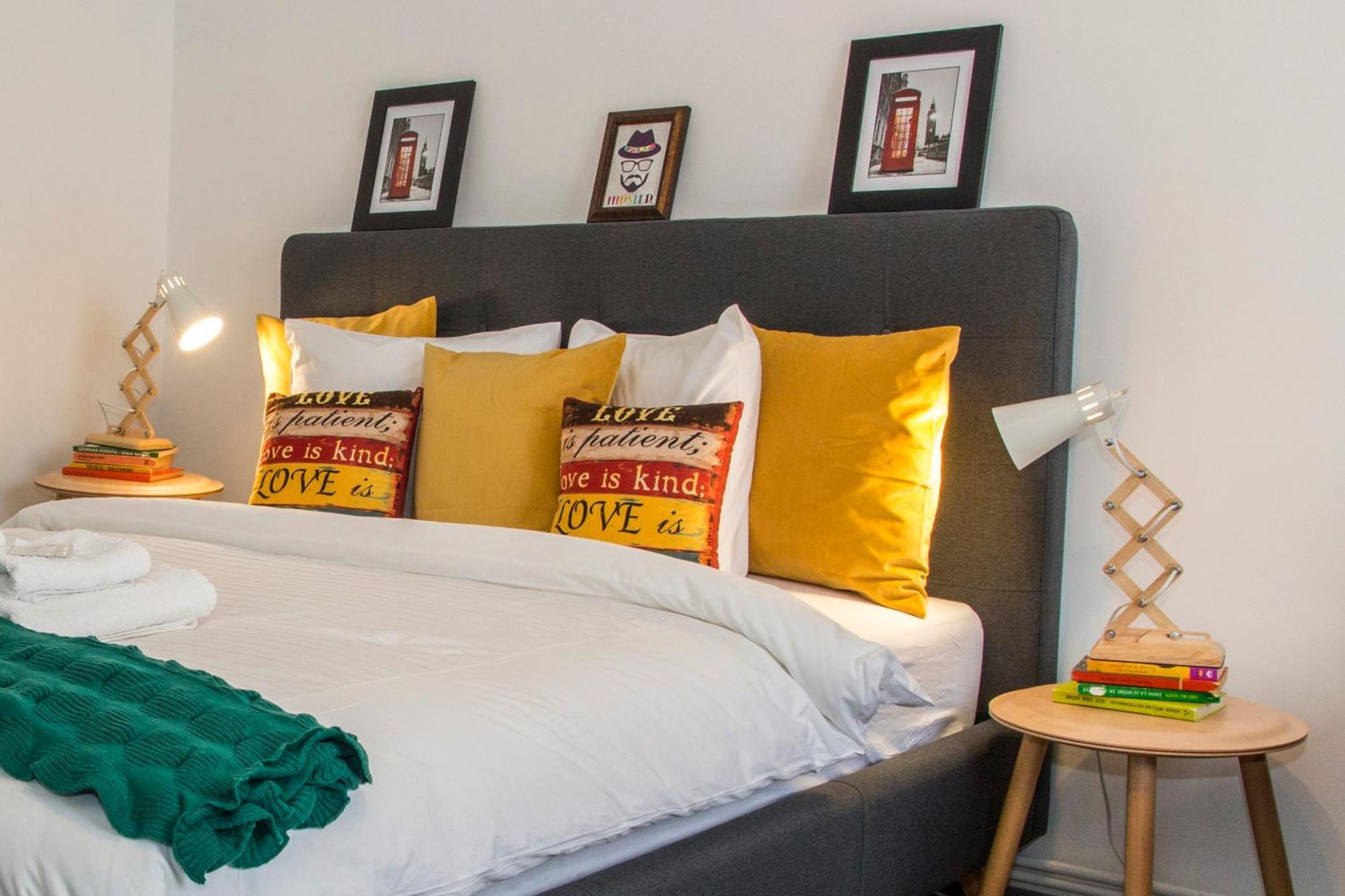 Old Town Premium Apartment By Mrg Bukarest Exteriör bild